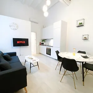 - Esclusivo In Pieno Centro Appartamento Pavia